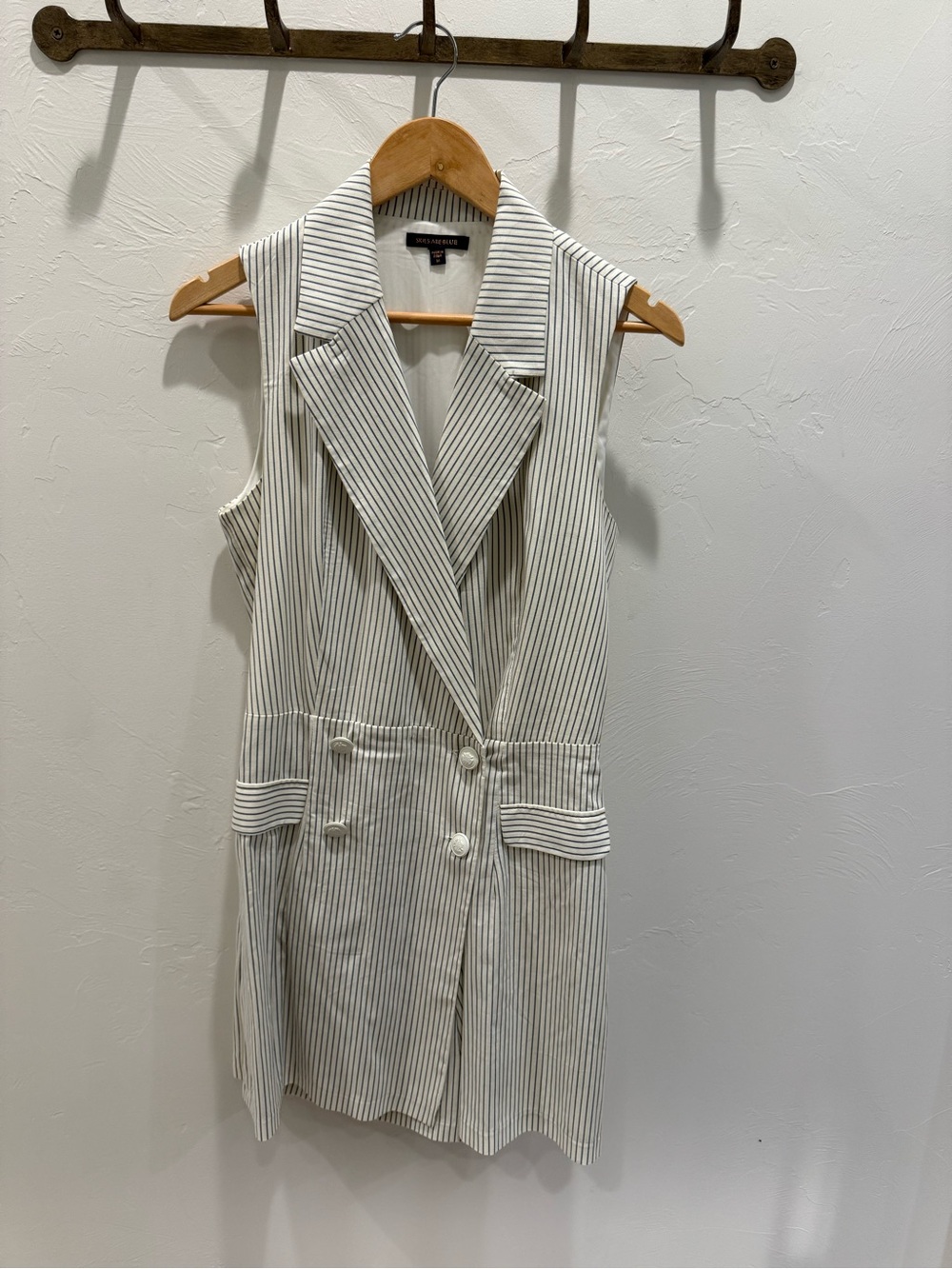 Sleeveless Pinstripe Double-Breasted Romper Dress - White & Navy